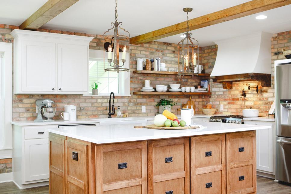 Countertops 101: A Breakdown of What's What in Surfacing - Signature ...